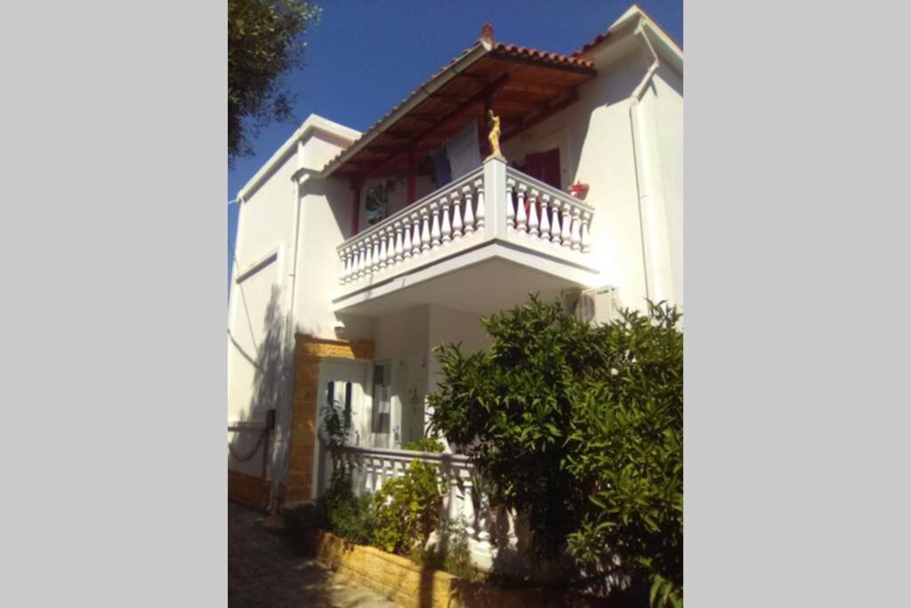 Ueber Den Daechern Von Koroni Extérieur photo